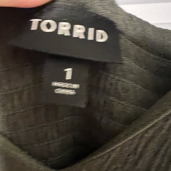 👗👗 Torrid Olive Green Short Sleeve Dress, Size 1 👗👗 - Picture 4 of 7